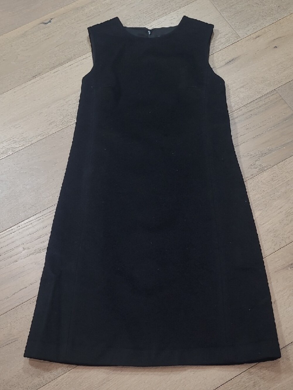 EUC Theory Dress Women's sz 12 Black Good Wool Sleeveless Above the Knee Dress